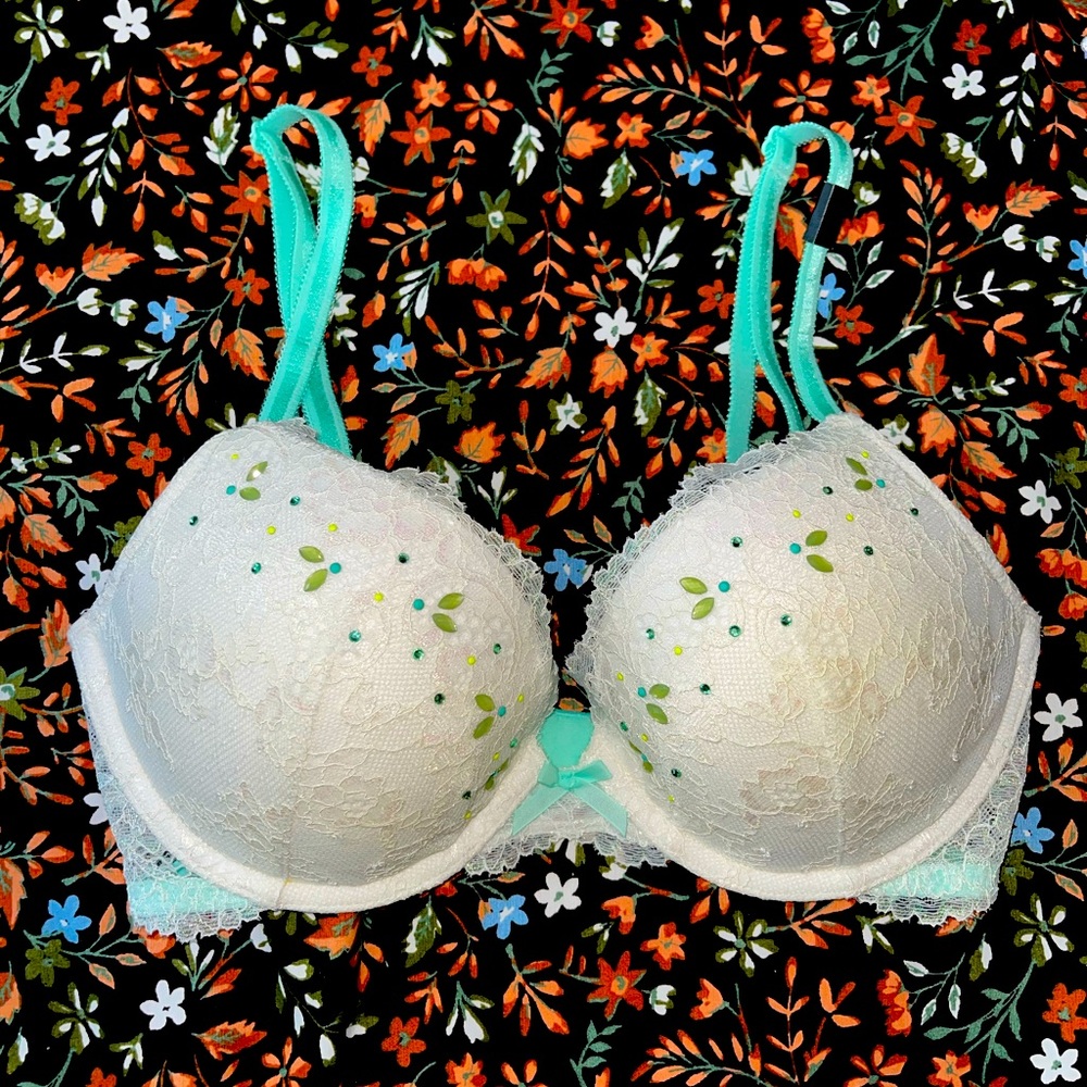 Victoria's Secret NWT White and Green Lace Push-Up Bra